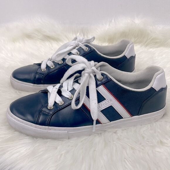 Tommy Hilfiger | low cut blue sneakers 8.5 w /the iconic colorful brand stripes. - Picture 11 of 11
